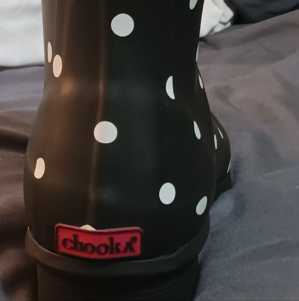 Womens Chooka Rainboots black with white polka dots size 9